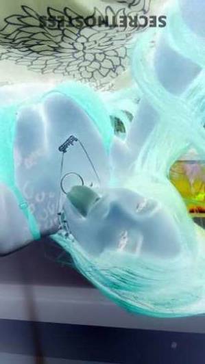 27 year old Escort in Staten Island NY Hot and Wild Ms. London - Petite Staten Island Escort for 