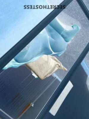 21 year old Escort in Racine WI Experience Unforgettable Passion and Pleasure with Miahh, 