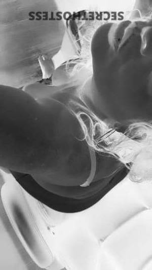 43Yrs Old Escort Lowell MA Image - 3