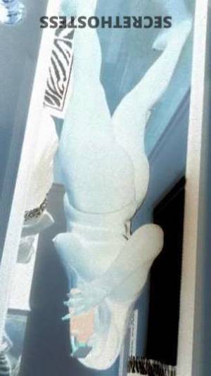 22 year old Escort in Winston-Salem NC Hey, Dad! I'm FUNSIZEE, a 22-Year-Old Hottie for Your 