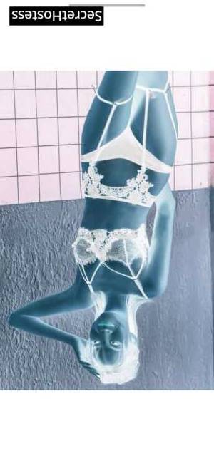 22 year old Escort in Long Island NY Elegant, Captivating, and Seductive 22 Year Old Emma Is Ready for Fun with Respectful Men