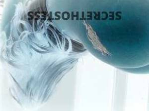 47 year old Escort in San Fernando Valley CA Discover the Unforgettable Experience with Kelly, a 