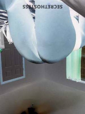 35 year old Escort in Springfield MO Oh Hey There, Handsome! It's Tuesday and Raining! Warm 