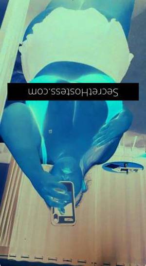 Roses are Red,Violets are Blue,Come play with Venuz Rose,She in Melbourne
