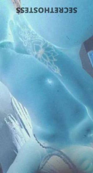 21 year old Escort in Seattle WA Hi There, Handsome! Experience Squirting Bliss with 21-Year-