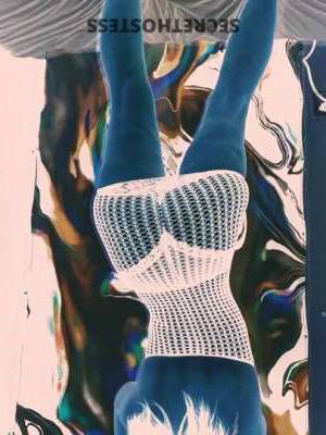 36 year old Escort in Carbondale IL Lola - Curvy, Naughty, and Incredibly Skilled Escort for 