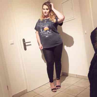 37 year old Escort in Akron OH +609,281,3806,....I'm hot ? and sexy ready and to get 