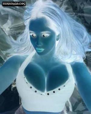 23 year old Escort in Milwaukee WI Discover Pia Your Flirtatious and Delicious Playmate in 