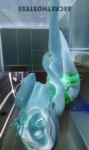 26 year old Escort in Staten Island NY WANTED Gentlemen dreamers, I'm Valentina, your hot, 