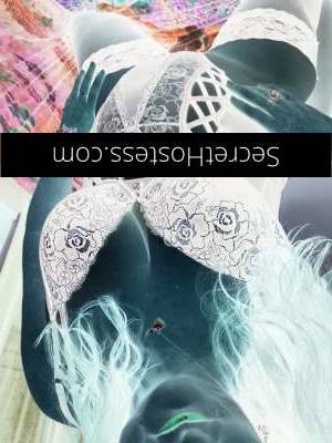 40 year old Escort in Carina Heights Redheaded Milf for Pleasurable Encounters