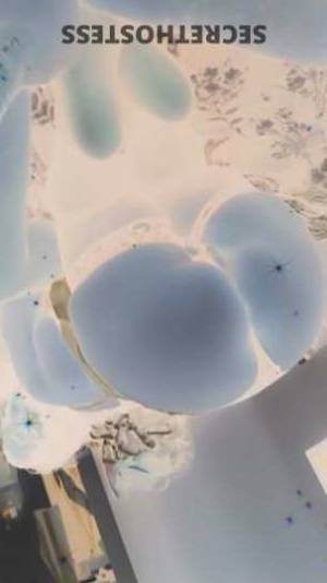 29 year old Escort in San Mateo CA indulge in the ultimate oral experience with Honey, the 