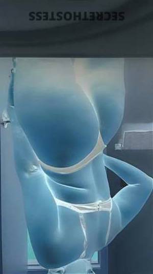 28 year old Escort in South Bend IN Kandi All Natural, Sensual, and Kinky Companion 