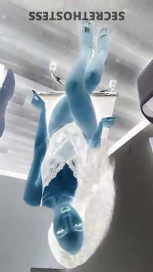 27 year old American Escort in Springfield IL Unleash Your Wildest Desires This Tuesday with Unforgettable