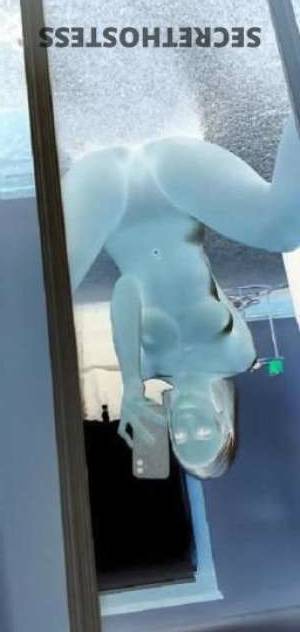 25 year old Escort in Wilmington DE Petite hottie let's f*ck