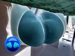 28 year old Dominican Escort in Inland Empire CA Discreet and Curvy Dominican Escort and Masseuse in Inland 