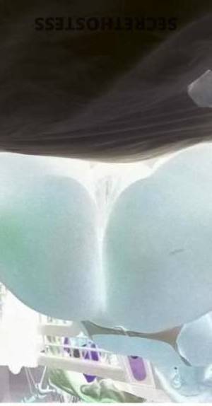 23 year old Escort in Springfield IL Experience the Erotic Dark Side Meet Alicia, Your Sexy Curvy