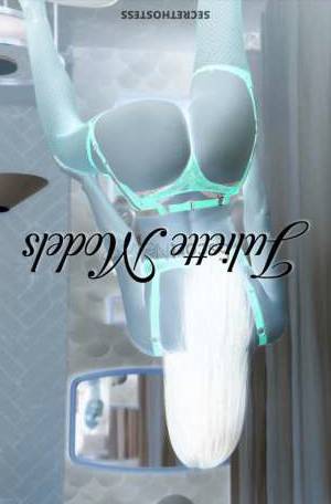 23 year old Latino Escort in Barcelona Explore the Mediterranean Charm of Brenda, Your Naughty 