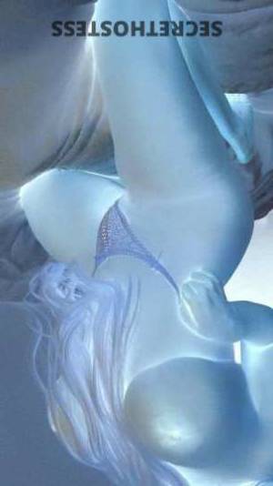 30 year old Escort in Yuma AZ Big Booty Blonde Slut