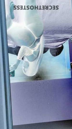 24 year old Escort in Eastern NC North Carolina Escort Krystal - The Real Deal - Sensual and 