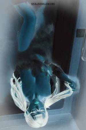 21 year old Asian Escort in Shanghai Independent Model Gulily Passionate and Flirty Companion 