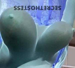 31 year old Escort in West Palm Beach FL Experienced Escort Tiffany, Your Curvaceous Vixen with Long 