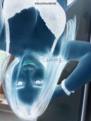 22 year old Asian Escort in Kuala Lumpur Unleash Your Passion and Fantasies with Aishah and KL Escort