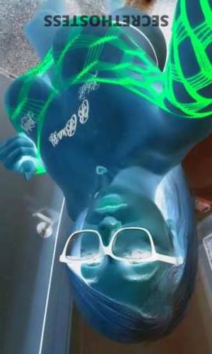 25 year old Italian Escort in San Fernando Valley CA Hottie Lexi, Come Play