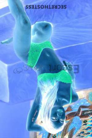 30 year old Asian Escort in Phuket Experience Unforgettable Pleasure with a Sensual 30-Year-Old