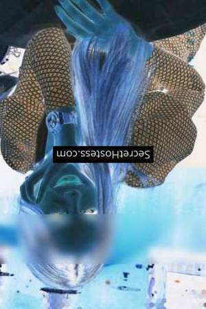 23 year old Caucasian Escort in Munich Daisy, 23, Caucasian escort with long golden locks and black