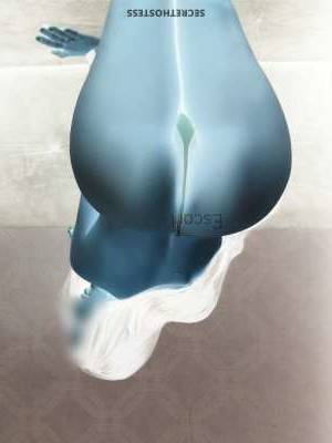 20 year old Latino Escort in Medellin Experience Pleasure Like No Other with Lina Patino, 