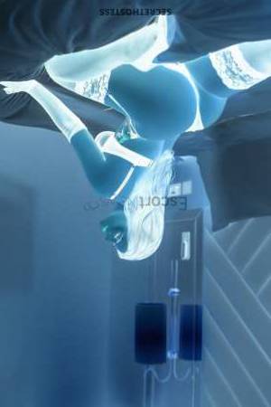 23 year old European Escort in Jeddah Experience Unmatched Passion with Kitty, a European Escort 