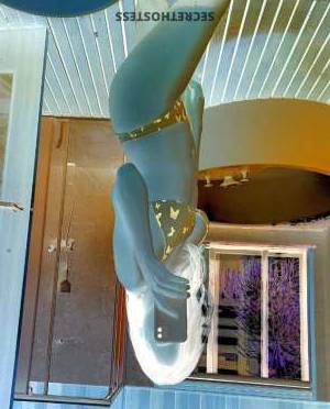 26 year old Escort in Chicago IL Sweet and all natural