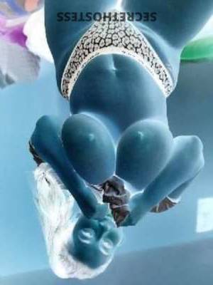 40 year old Escort in Brooklyn NY Sexy 40 Year Old Cougar Seeking Discrete Hookup Tonight