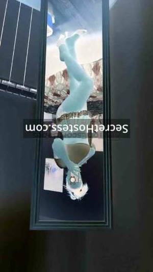 Mia 23Yrs Old Escort 58KG 167CM Tall Split Image - 1