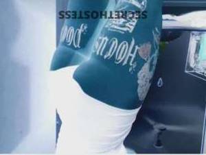 Violet - tattooed cutie with curves and skills to melt your  in Cairns