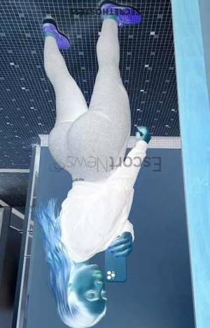 22 year old European Escort in Jeddah Book an appointment with Leey, the most mesmerizing 