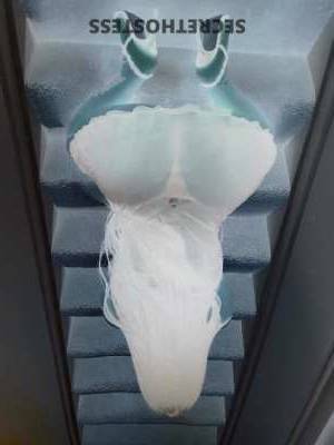24 year old Cuban Escort in Indianapolis IN Horny Latina Mom