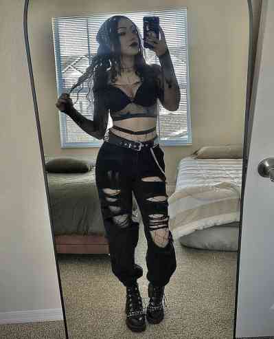 28 year old Escort in Beckley WV Hello, Handsome! Seeking a Steamy Hook-Up? I'm Your 