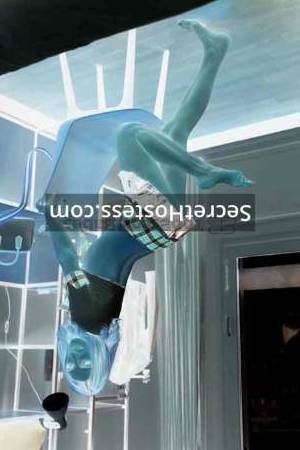 24 year old Ukrainian Escort in Lyon Experience the Seductive World of Giulia, Your Ultimate 