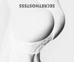 38 year old Australian Escort in Aeroglen Cairns Dear clients, please note that I am available for both 