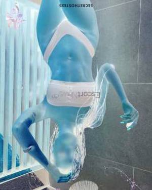 20 year old European Escort in Tel Aviv Russian Model in Tel Aviv Petite and Alluring Mariya Will 