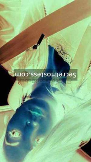 24 year old French Escort in Paris Clara, Independent