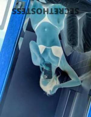 29 year old Escort in Hobart I'm Vivian, a Sultry and Playful MILF Next Door for 