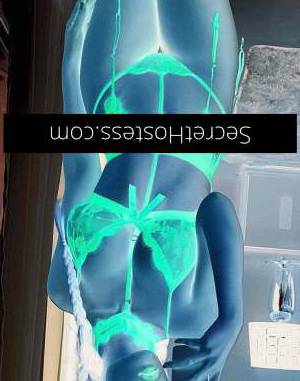 22 year old Indian Escort in Berwick Melbourne Sensual 22-Year-Old Indian Beauty for All Your Desires - 