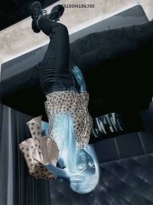 20 year old Asian Escort in Karachi Escorts in Karachi VIP and Hottest Model Girls, Student 