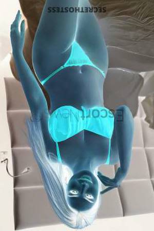 22 year old European Escort in Berlin Allow me to introduce myself - Pansy, the Sensual European 