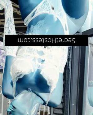 40 year old Escort in Pascoe Vale Melbourne Ultimate MILF Mature, blond, and ready to dominate. Skilled 
