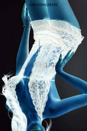 22 year old European Escort in Prague Hi there! I'm Ariana, a flirtatious 22-year-old 