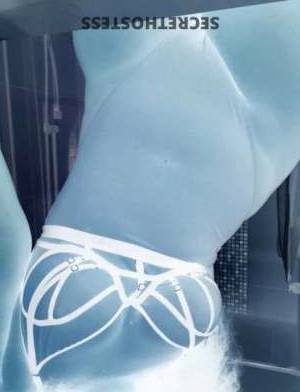 25 year old Hispanic Escort in Columbia SC Lola Bee - Flirty Fun in West Columbia with 36DD Exotic 