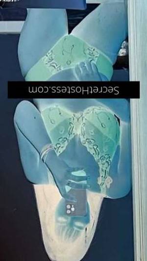 38 year old Indian Escort in Experience Mind-Blowing Pleasure with a Horny Indian Girl - 